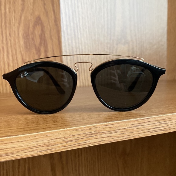 Ray Ban Sunglasses - Picture 4 of 6
